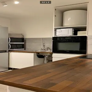 Newly Renovated Ready To Welcome