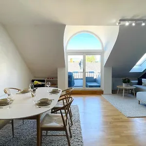 Lejlighed Penthouse Balcony,parking And 2 Bedrooms *