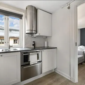 Penthouse By The Royal Park