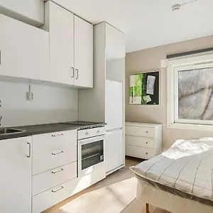 Bright 1 Bedroom *