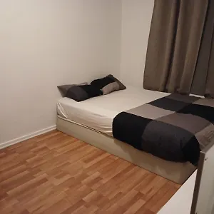Charlise بيت ضيافة *